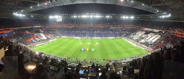 Ambiance au Parc OL lors d'un derby